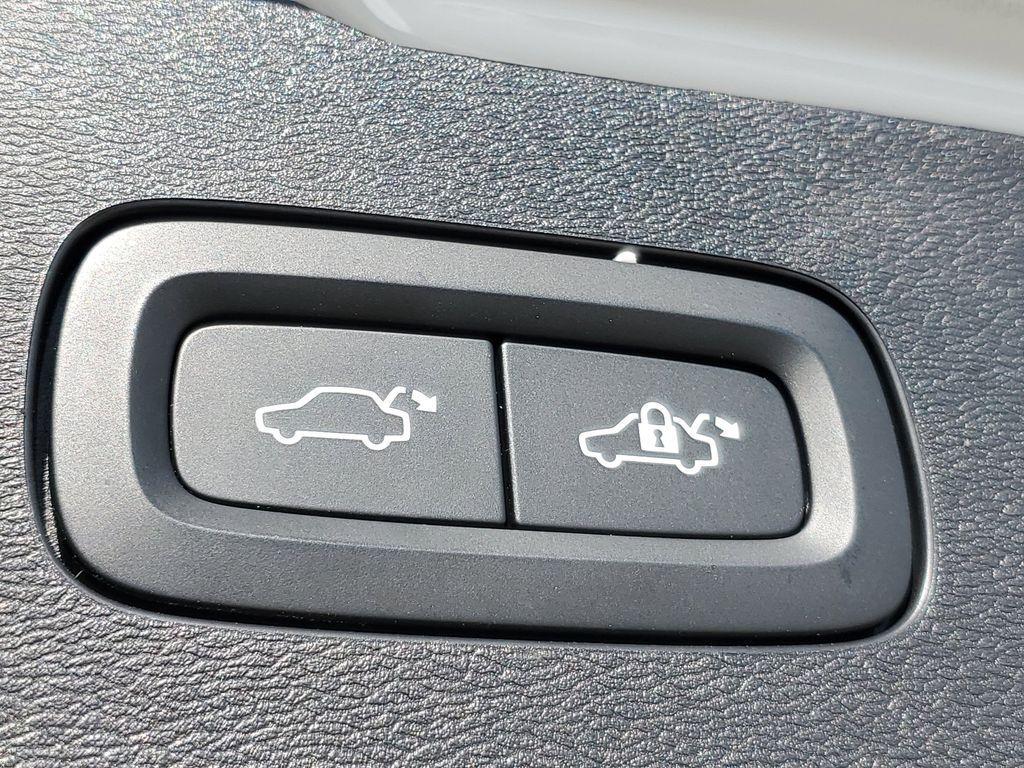 used 2022 Volvo V60 Cross Country car, priced at $37,490