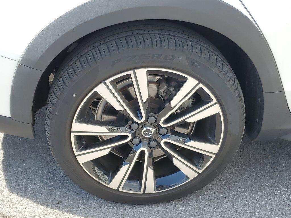 used 2022 Volvo V60 Cross Country car, priced at $37,490