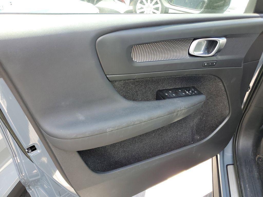 used 2022 Volvo XC40 car, priced at $31,990
