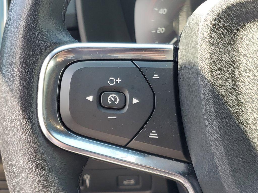 used 2022 Volvo XC40 car, priced at $31,990