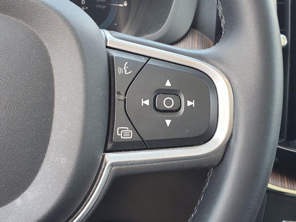 used 2022 Volvo XC60 Recharge Plug-In Hybrid car, priced at $38,490
