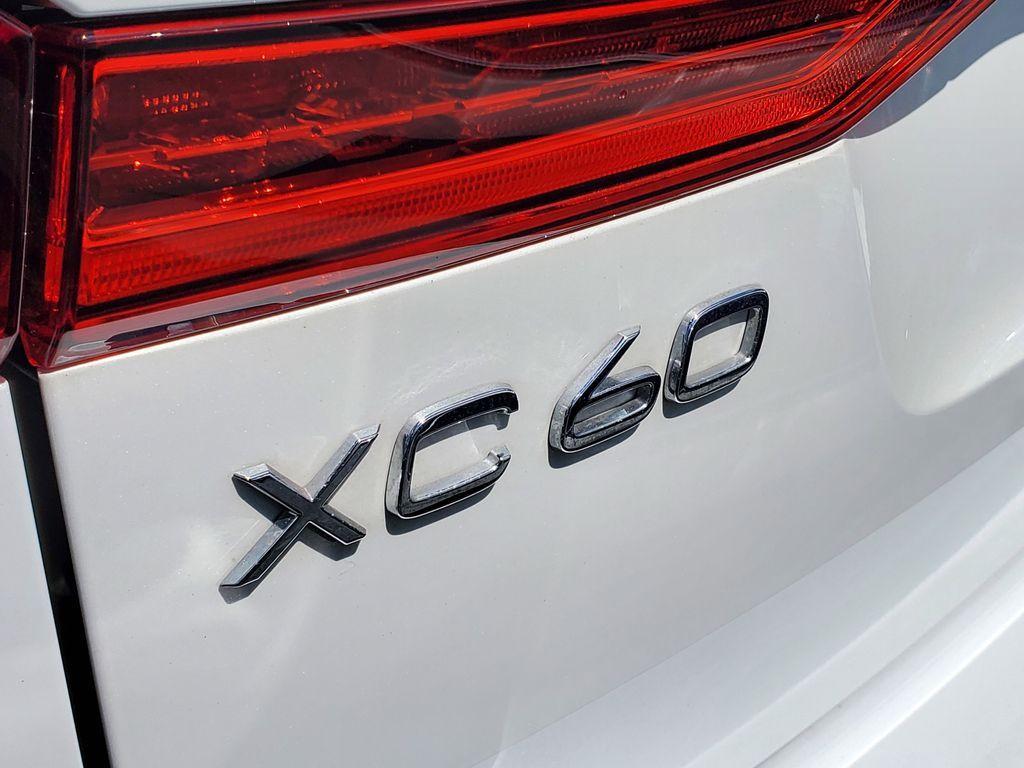 used 2022 Volvo XC60 Recharge Plug-In Hybrid car, priced at $38,490