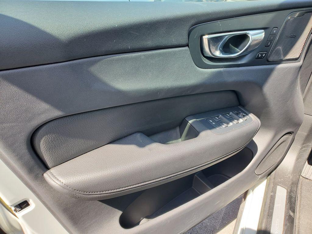 used 2022 Volvo XC60 Recharge Plug-In Hybrid car, priced at $38,490