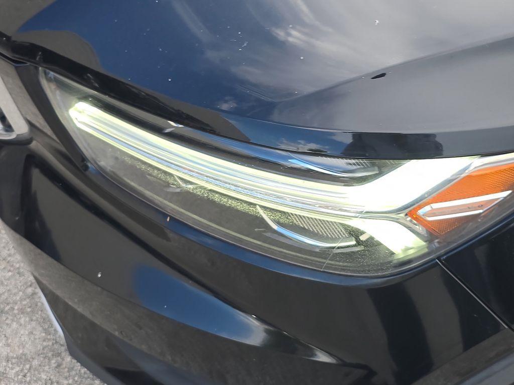 used 2019 Volvo XC40 car, priced at $19,990