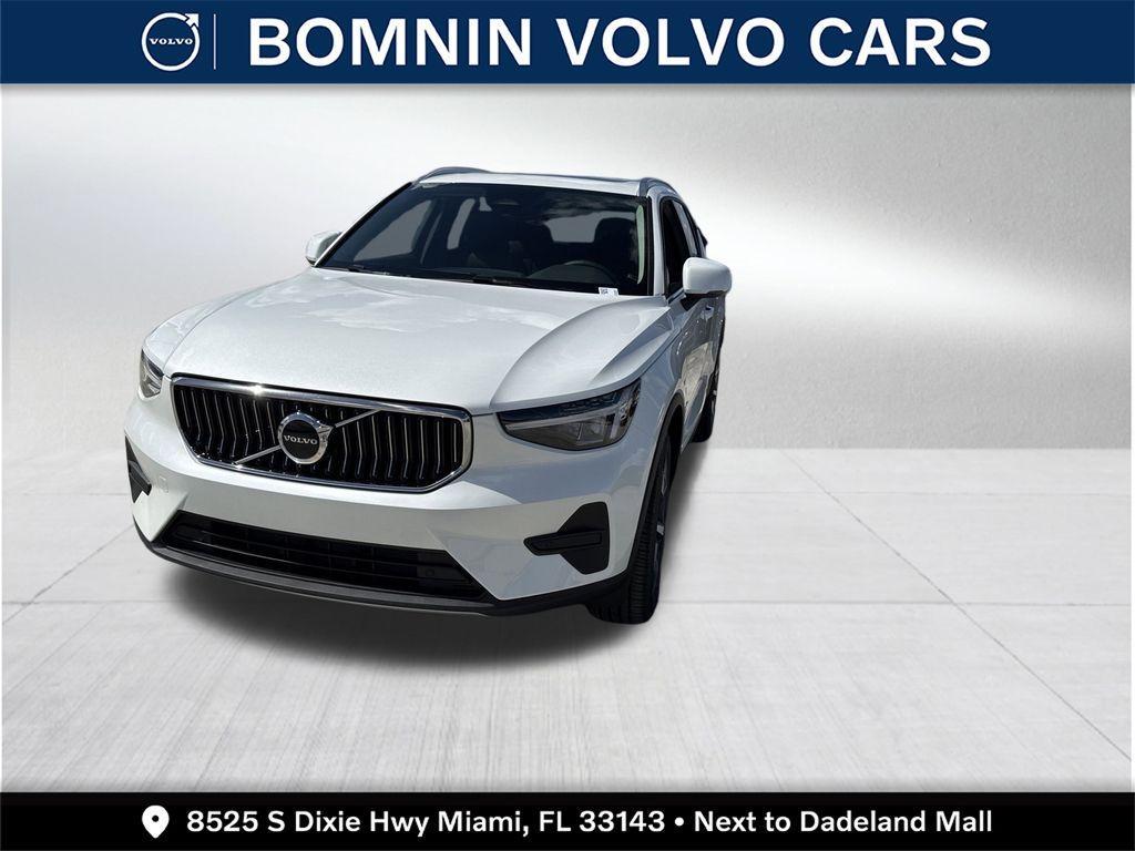 new 2025 Volvo XC40 car, priced at $43,965