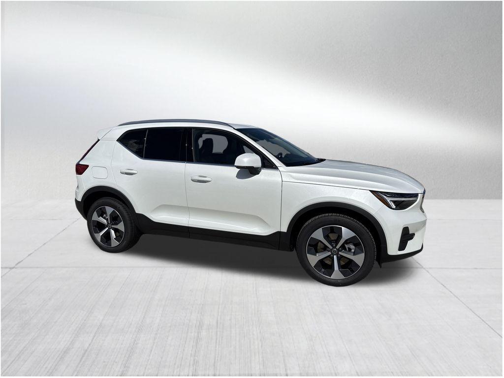 new 2025 Volvo XC40 car, priced at $43,965