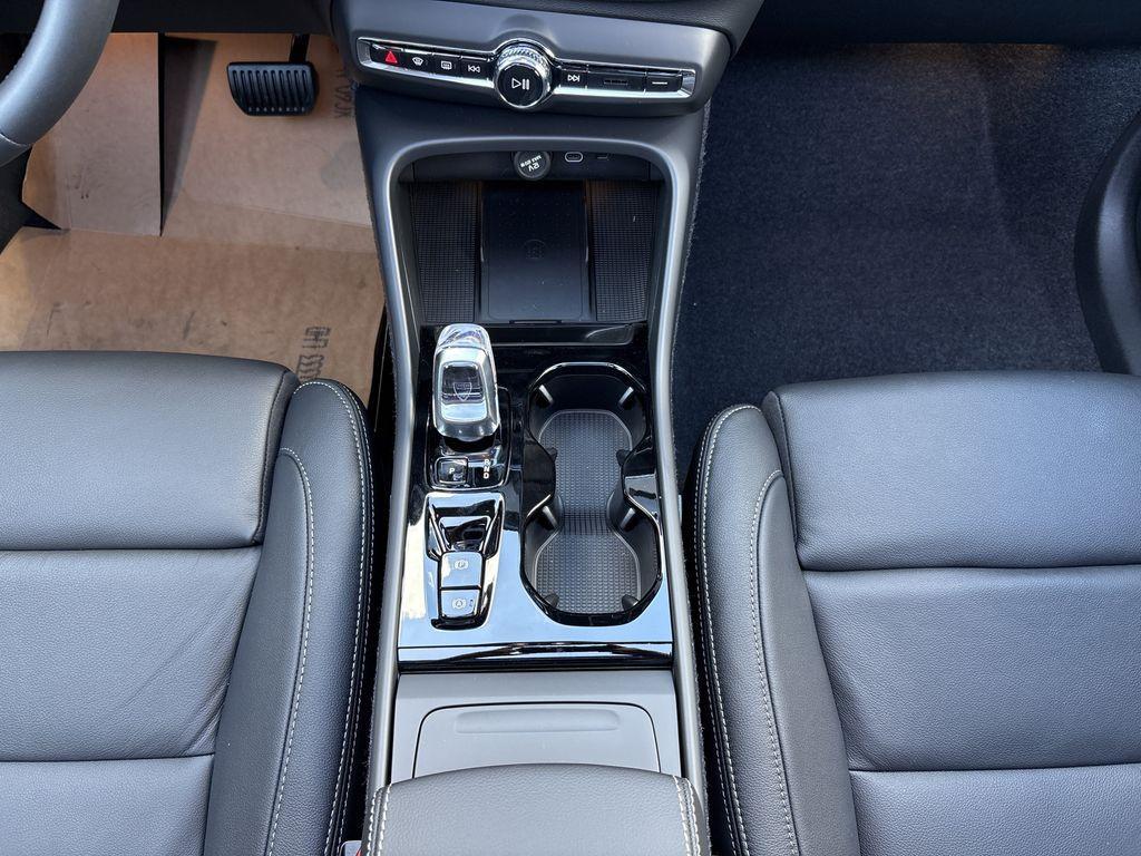 new 2026 Volvo XC40 car, priced at $44,645