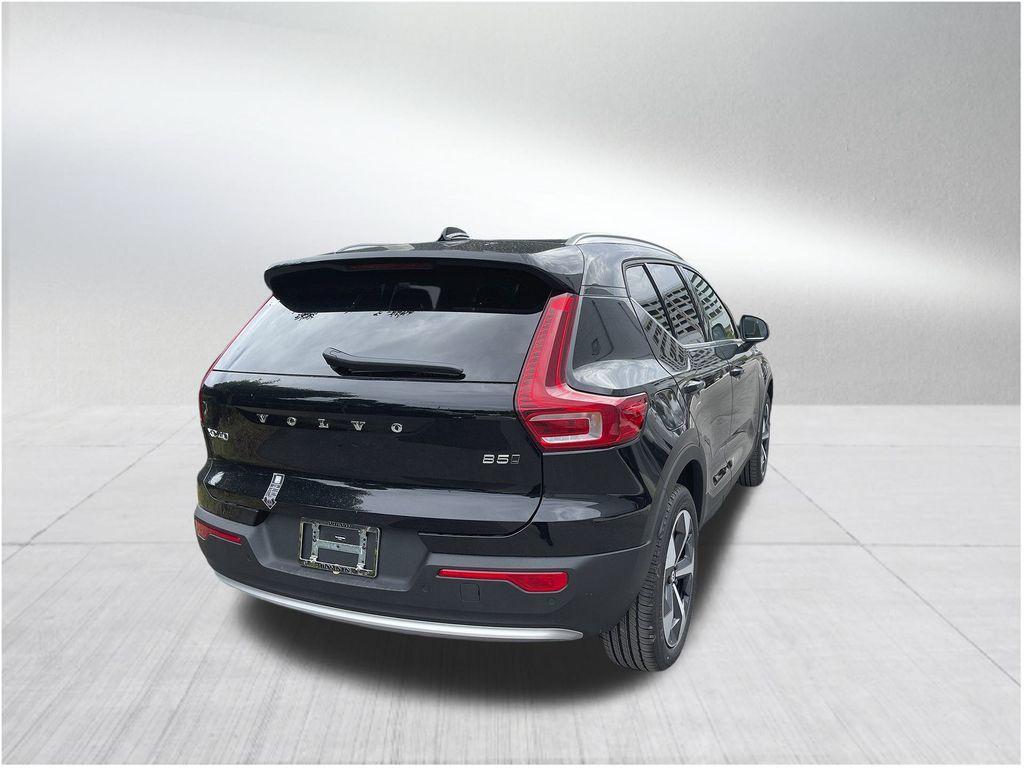 new 2025 Volvo XC40 car, priced at $40,015