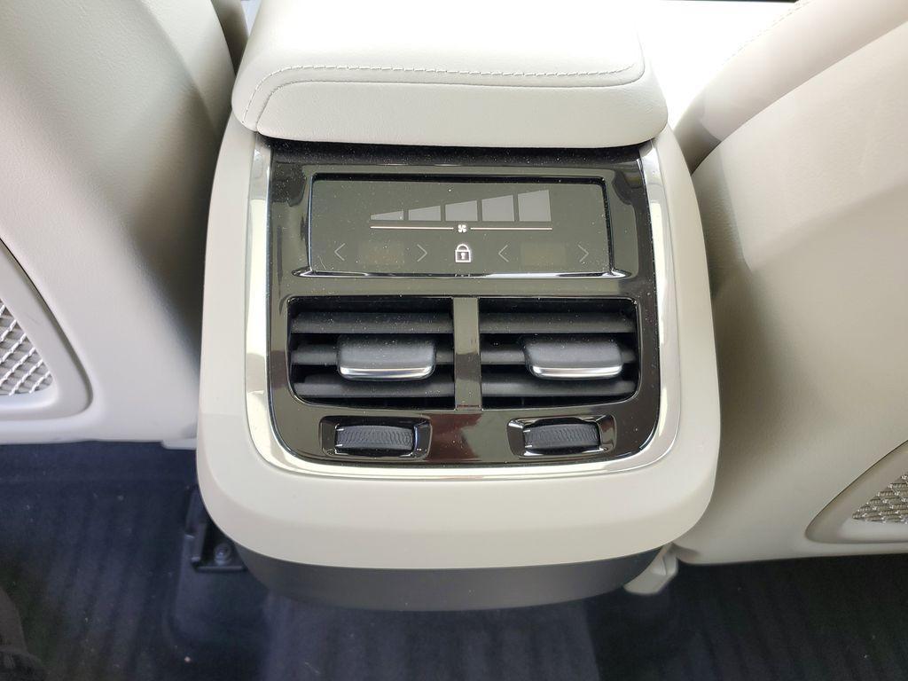 used 2022 Volvo XC60 car, priced at $33,490