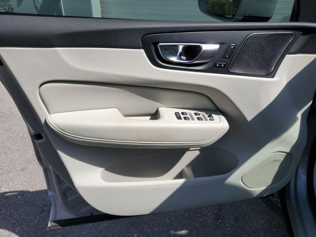 used 2022 Volvo XC60 car, priced at $33,490