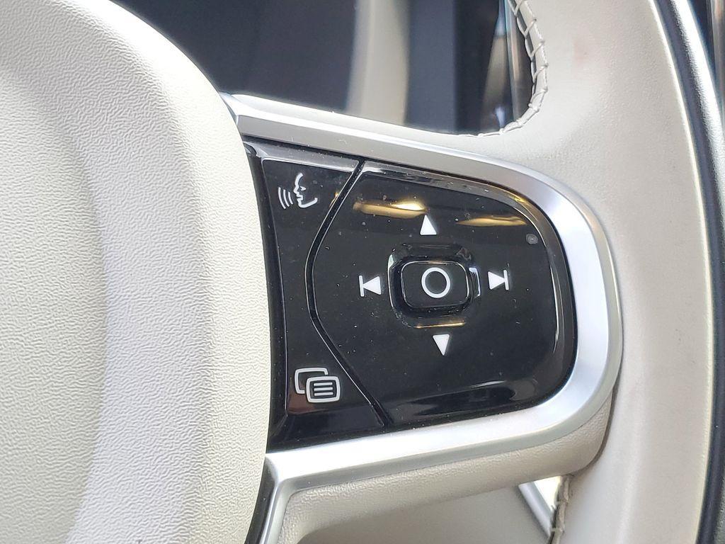 used 2022 Volvo XC60 car, priced at $33,490