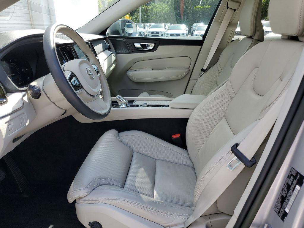used 2022 Volvo XC60 car, priced at $33,490