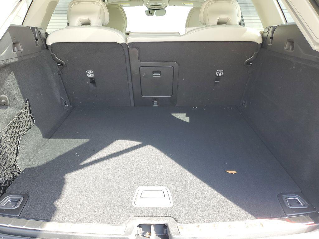 used 2022 Volvo XC60 car, priced at $33,490