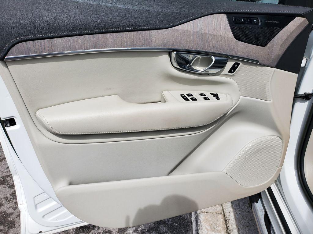 used 2022 Volvo XC90 Recharge Plug-In Hybrid car, priced at $37,990