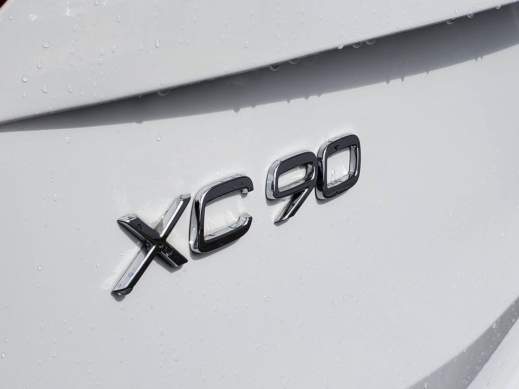 used 2022 Volvo XC90 Recharge Plug-In Hybrid car, priced at $37,990
