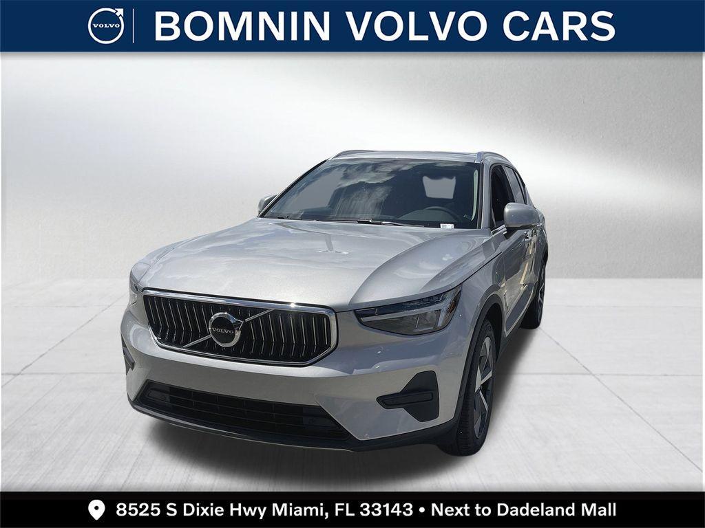 new 2025 Volvo XC40 car, priced at $39,250