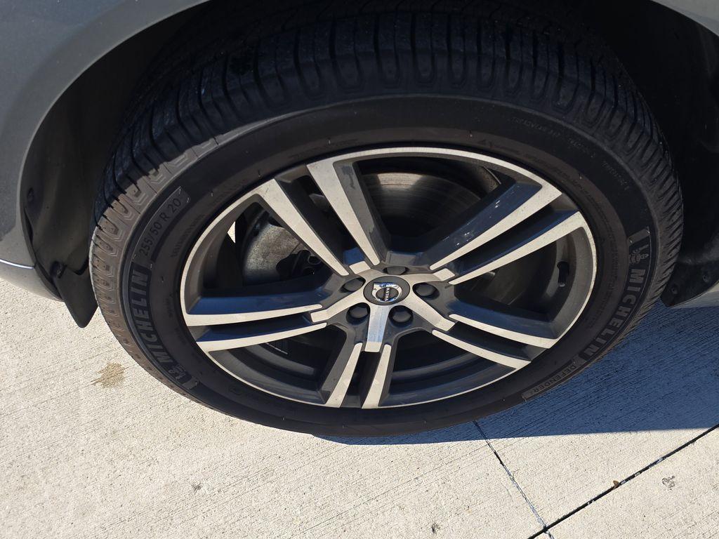 used 2019 Volvo XC60 Recharge Plug-In Hybrid car, priced at $24,490