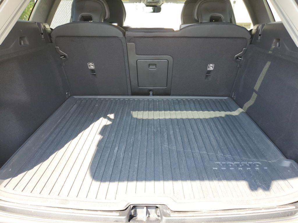 used 2023 Volvo XC60 car, priced at $32,990