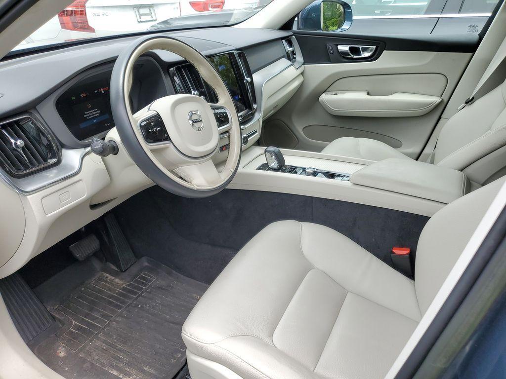 used 2023 Volvo XC60 car, priced at $31,490