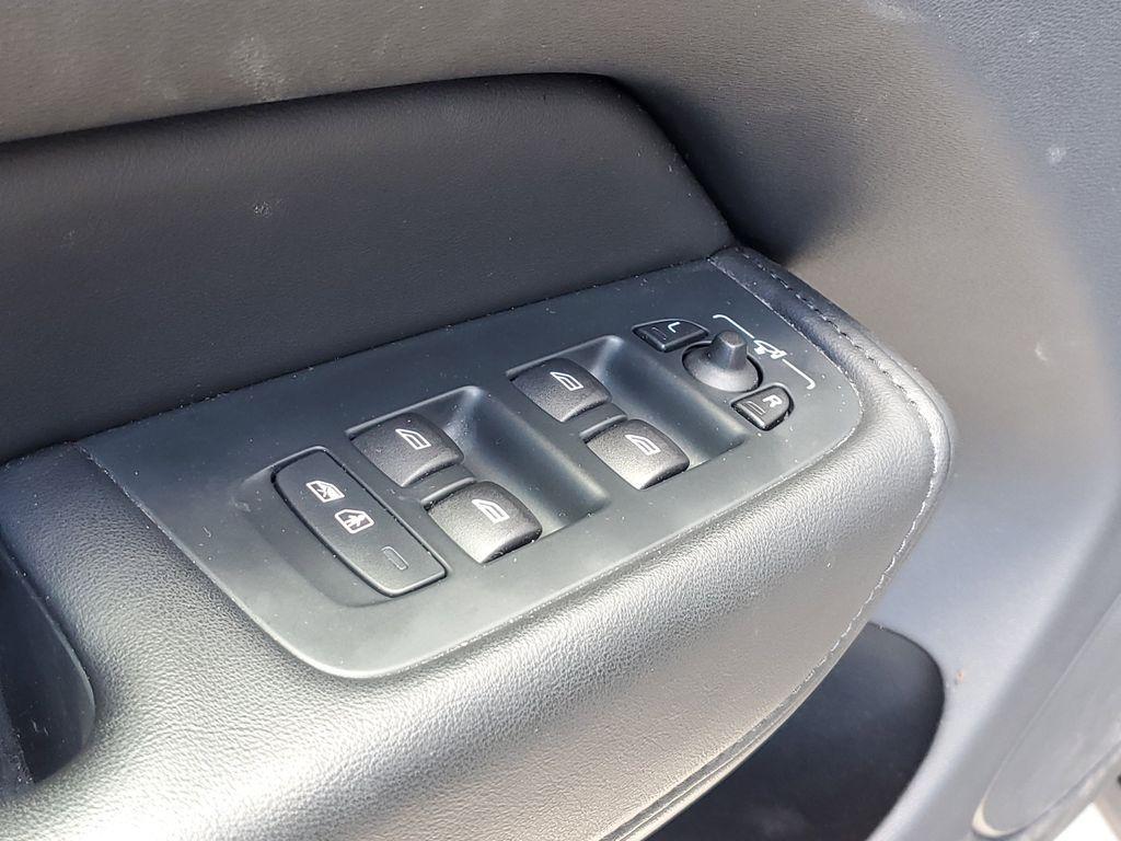 used 2024 Volvo XC60 Recharge Plug-In Hybrid car, priced at $43,990