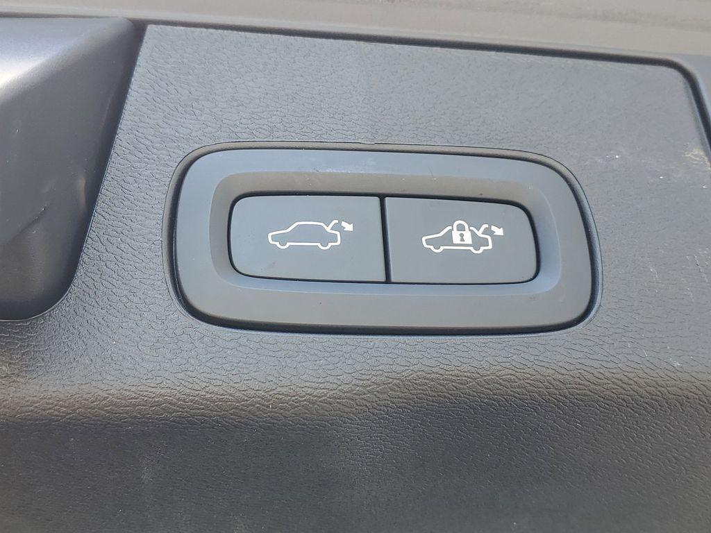 used 2024 Volvo XC60 Recharge Plug-In Hybrid car, priced at $43,990