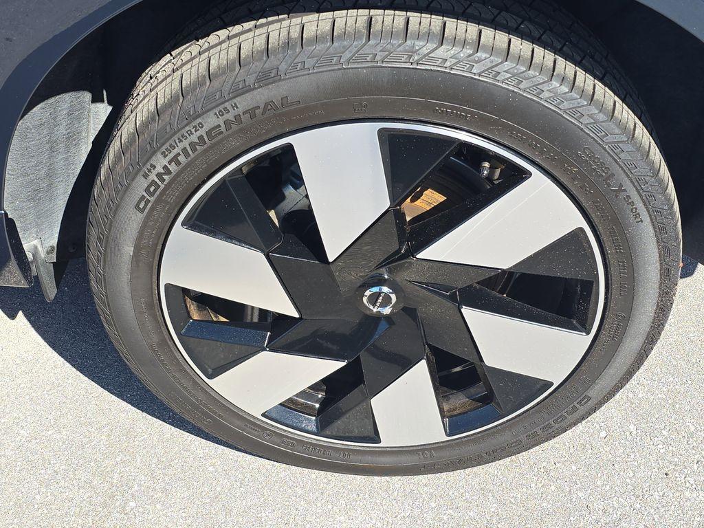 used 2024 Volvo XC60 Recharge Plug-In Hybrid car, priced at $44,490