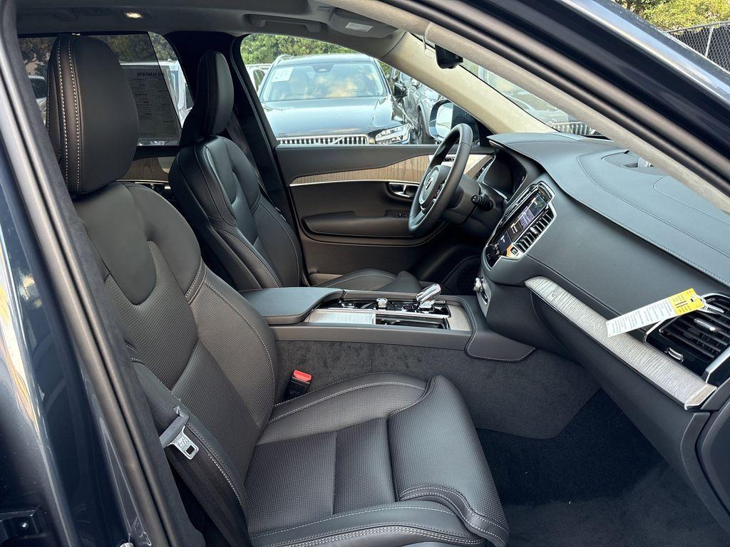 new 2025 Volvo XC90 car, priced at $61,575