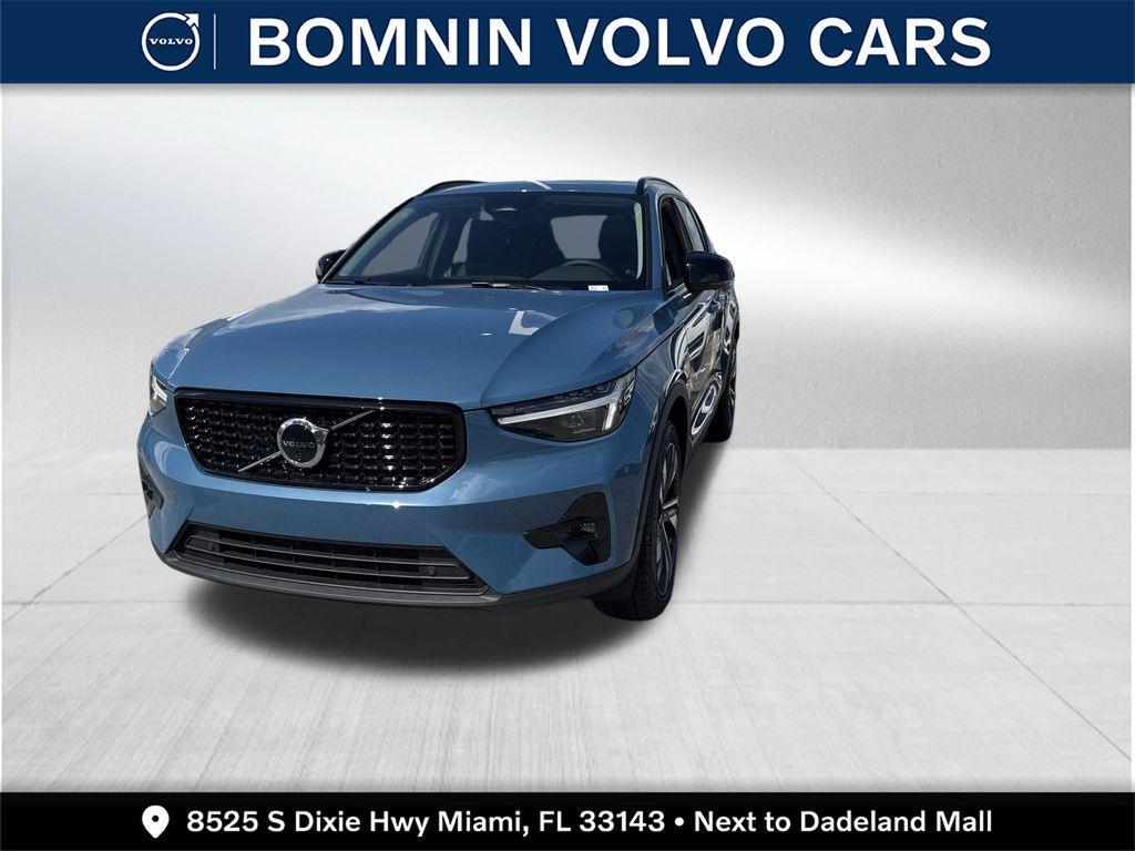 new 2025 Volvo XC40 car, priced at $50,945