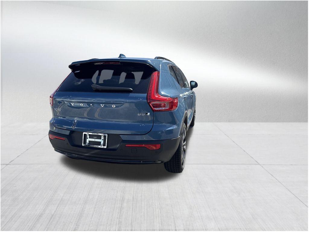 new 2025 Volvo XC40 car, priced at $50,945