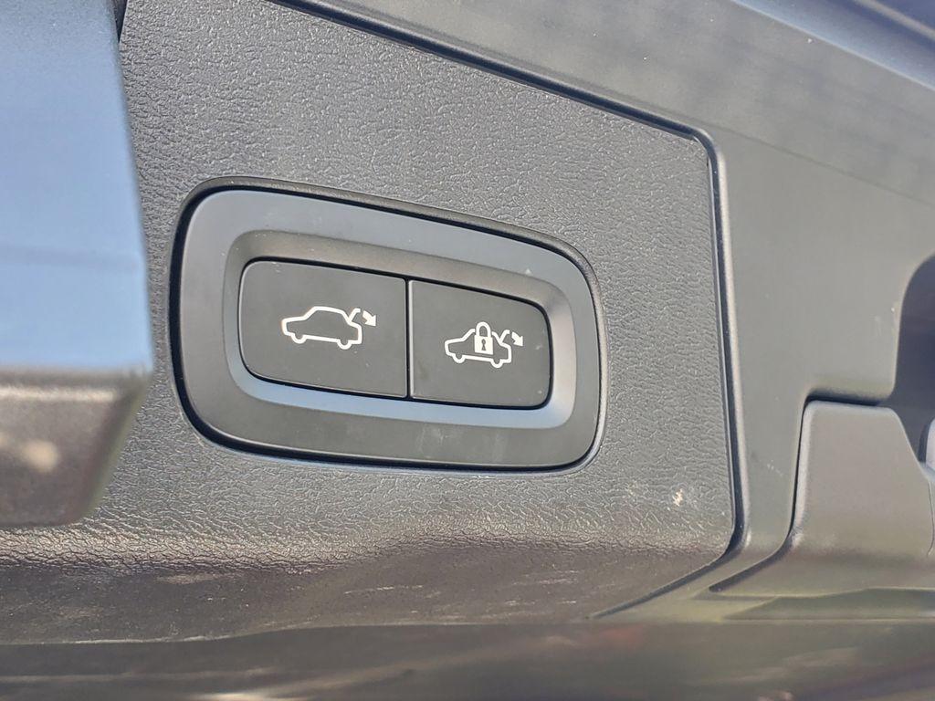used 2022 Volvo XC60 car, priced at $36,990