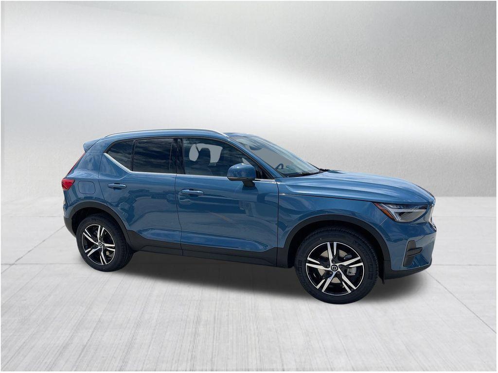 new 2025 Volvo XC40 car, priced at $40,665