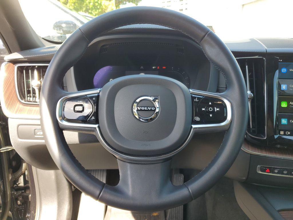 used 2023 Volvo XC60 car, priced at $41,990