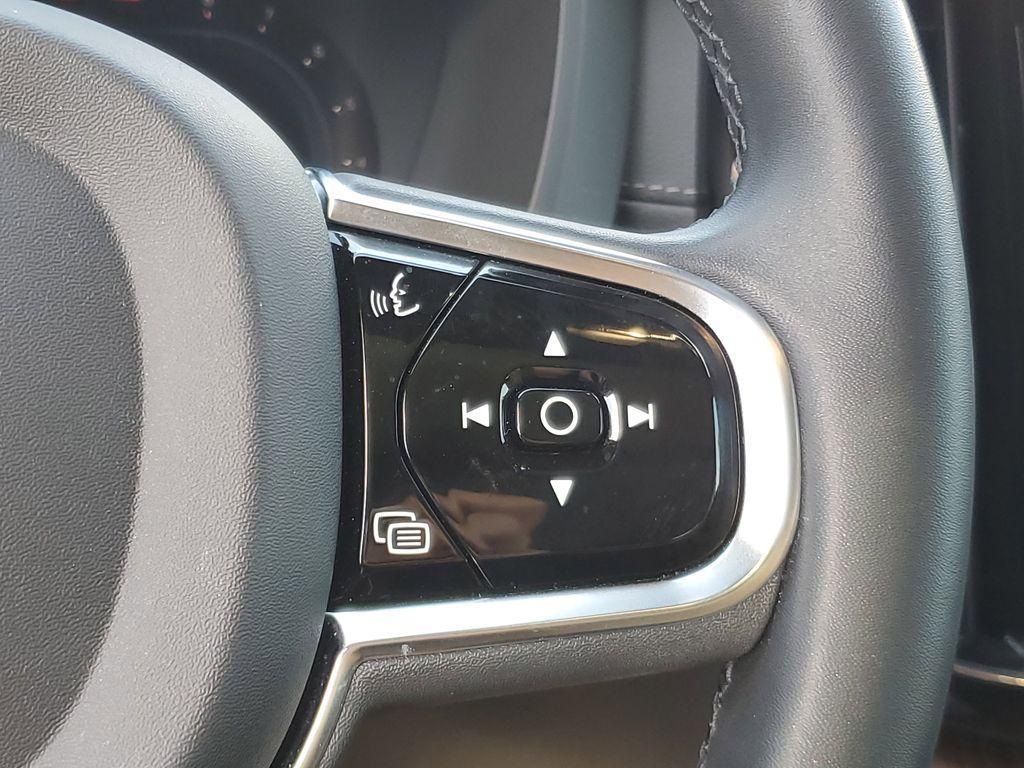used 2023 Volvo XC60 car, priced at $41,990