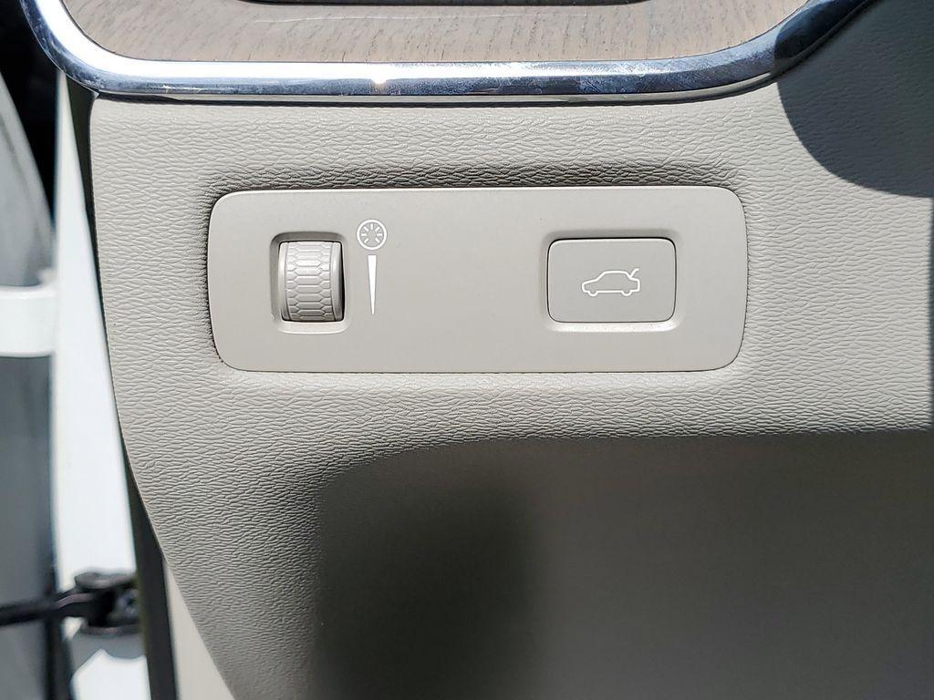 used 2022 Volvo XC60 car, priced at $33,990