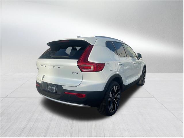 new 2024 Volvo XC40 car, priced at $42,230