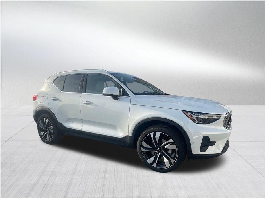 new 2024 Volvo XC40 car, priced at $48,230