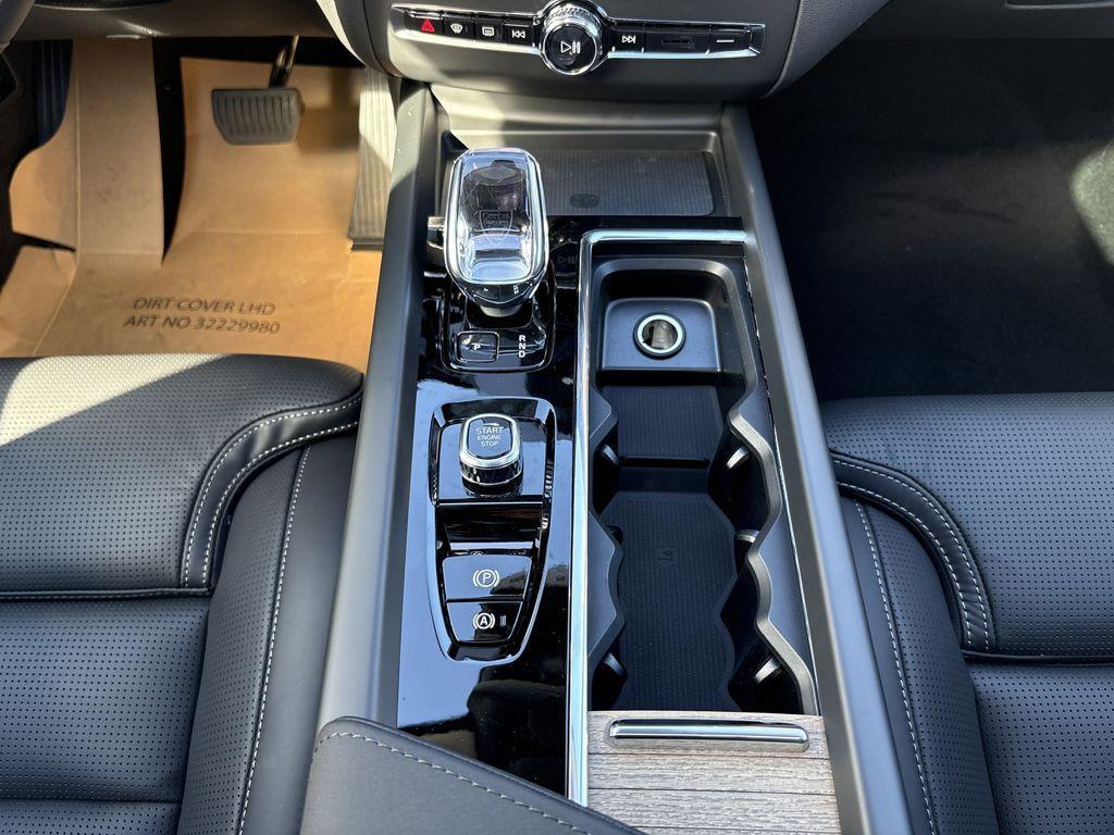 new 2026 Volvo XC60 car, priced at $59,420