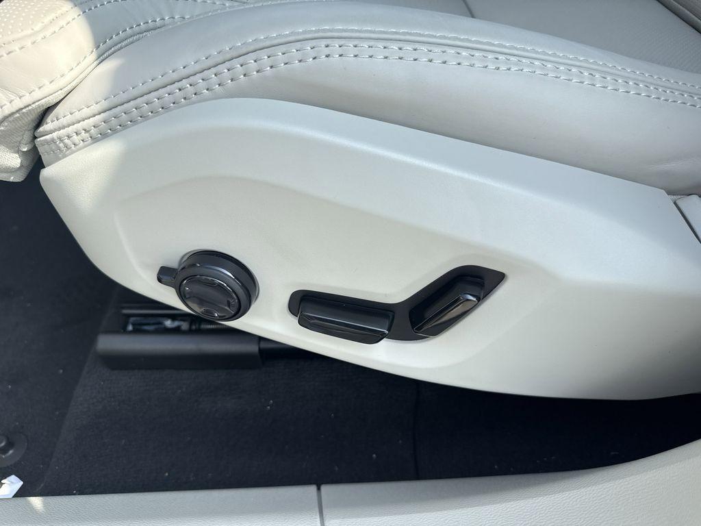 new 2026 Volvo XC60 car, priced at $59,420