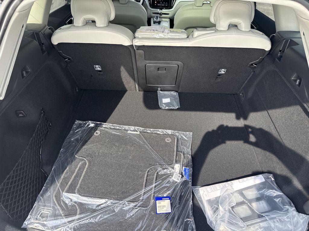 new 2026 Volvo XC60 car, priced at $59,420