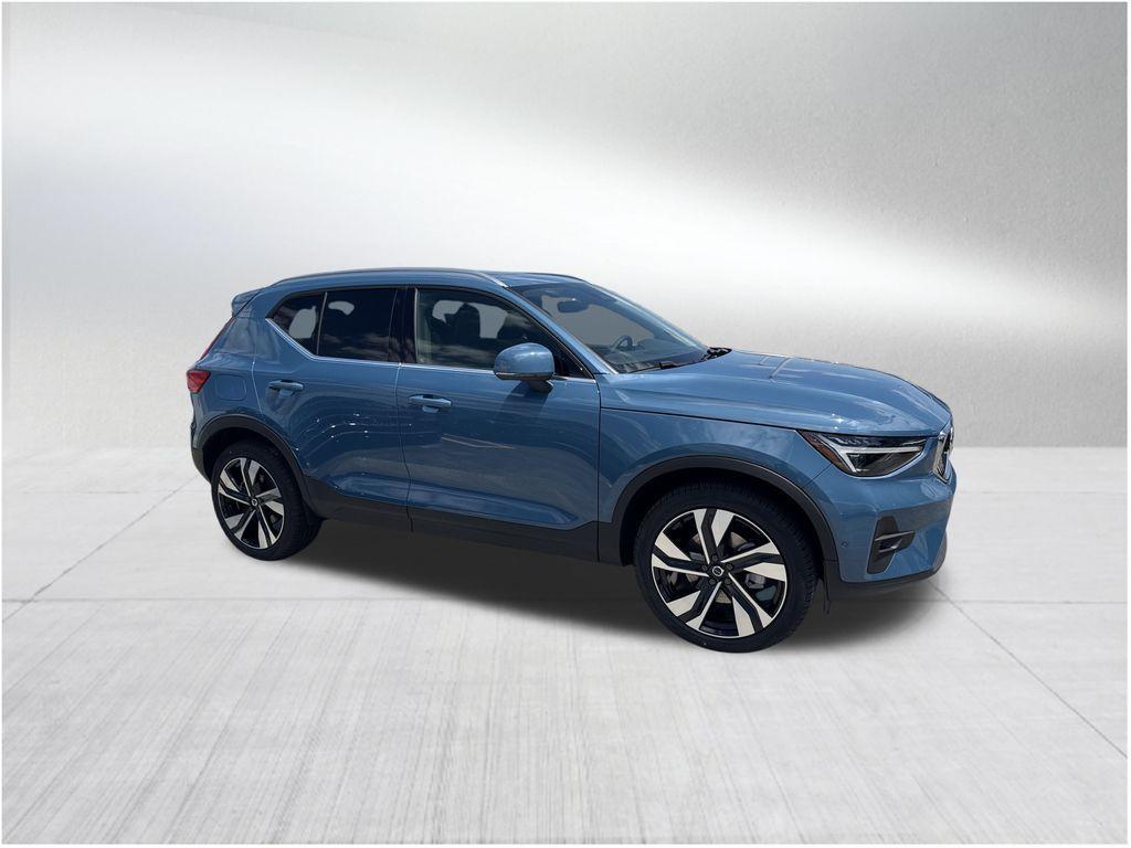 new 2025 Volvo XC40 car, priced at $49,595
