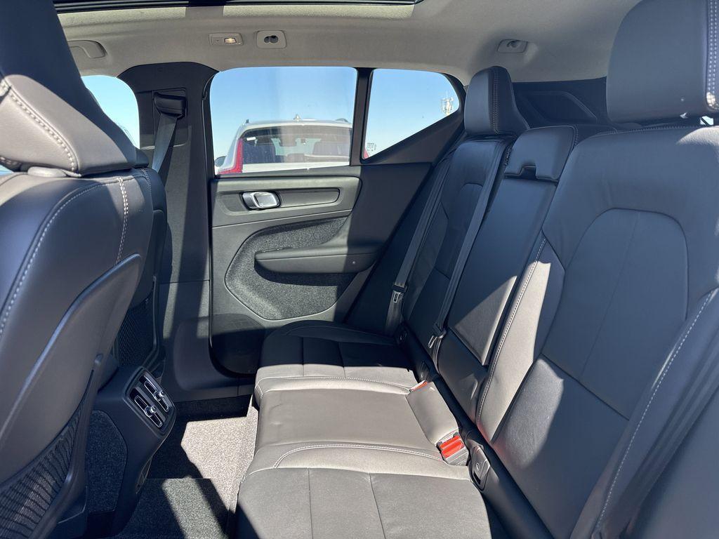 new 2025 Volvo XC40 car, priced at $49,595