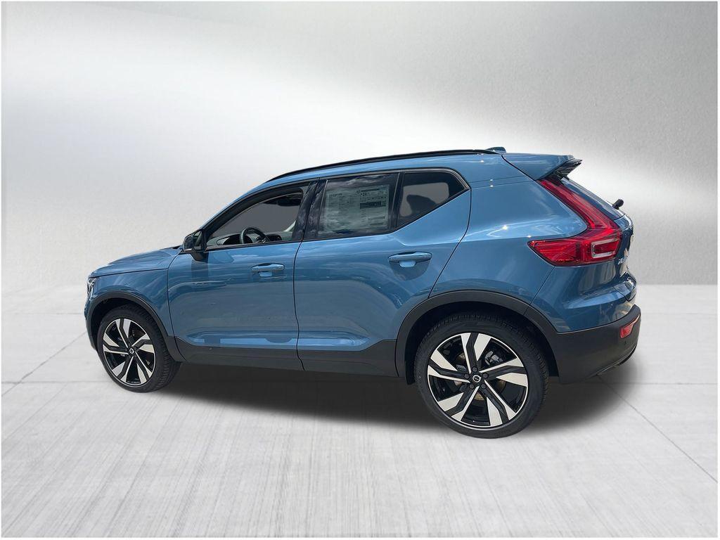 new 2025 Volvo XC40 car, priced at $48,045