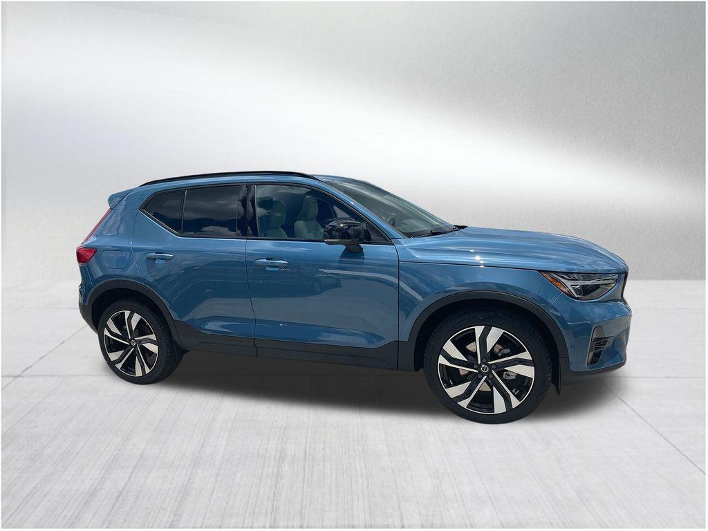 new 2025 Volvo XC40 car, priced at $48,045