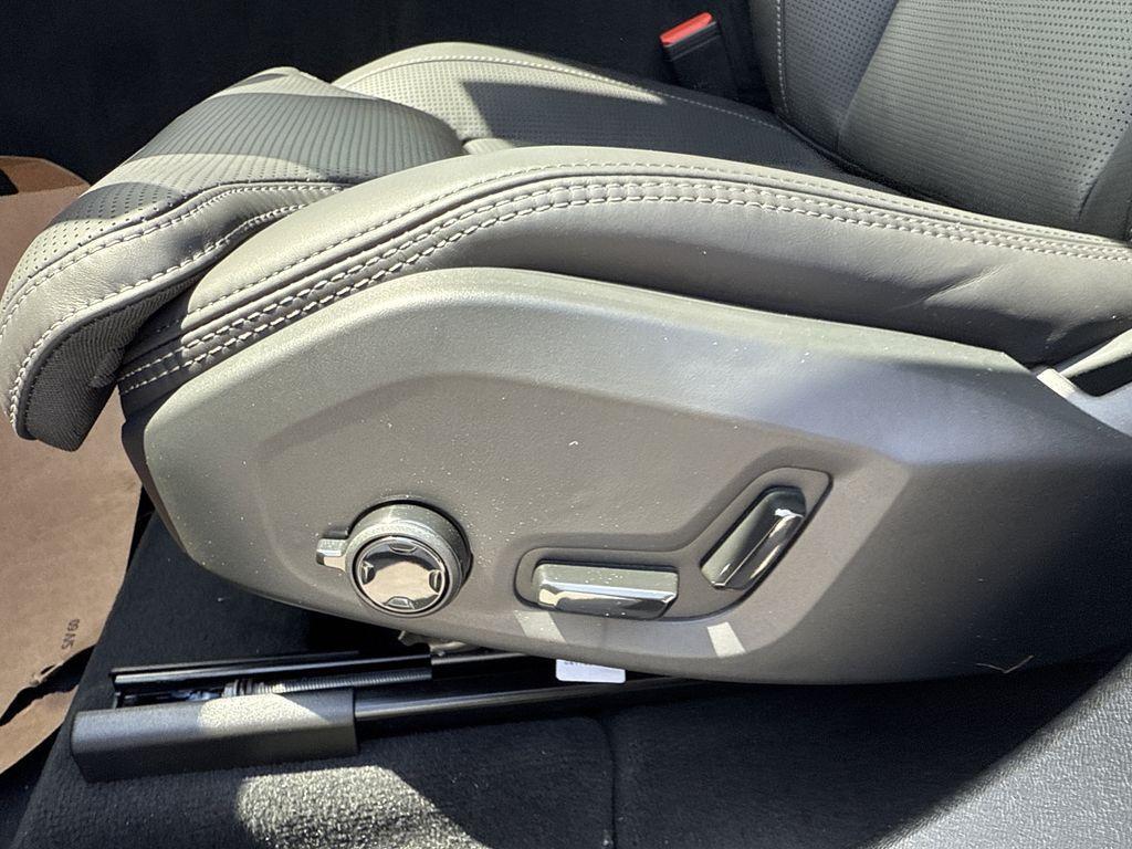 new 2025 Volvo XC60 Plug-In Hybrid car, priced at $69,895