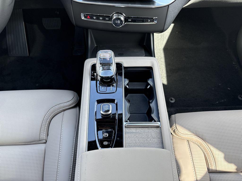 new 2026 Volvo XC90 car, priced at $71,655