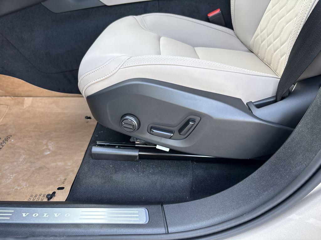 new 2026 Volvo XC90 Plug-In Hybrid car, priced at $78,375