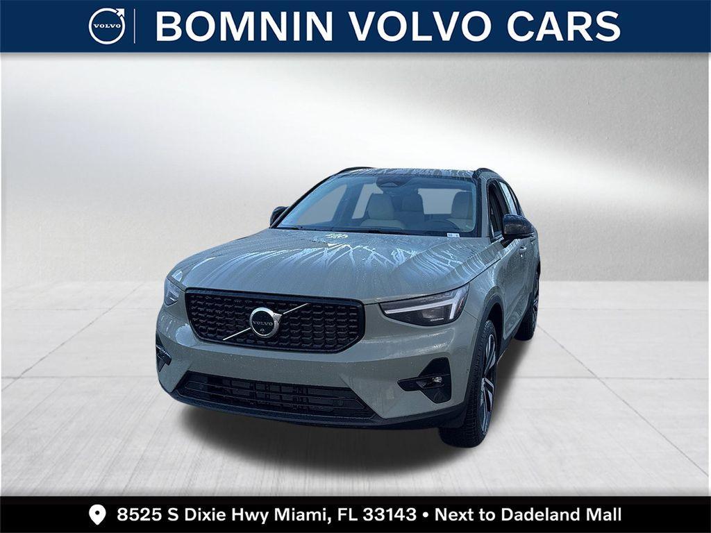 new 2025 Volvo XC40 car, priced at $49,810
