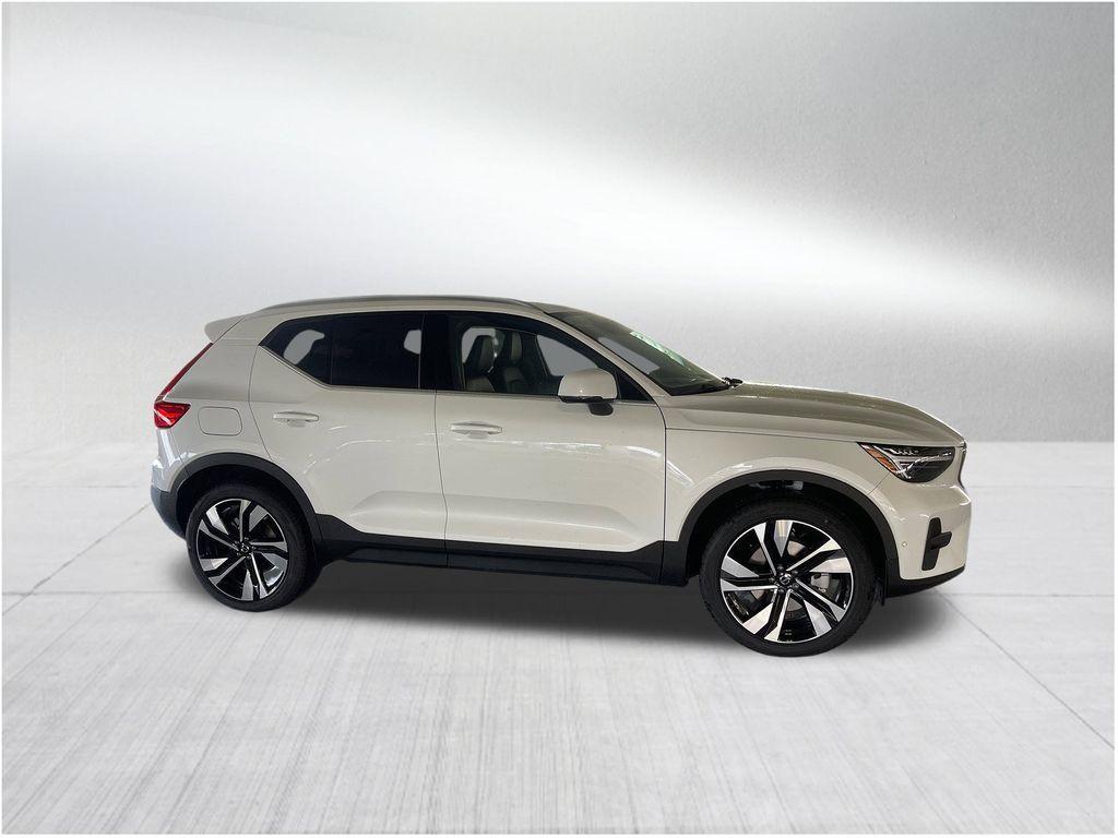 new 2025 Volvo XC40 car, priced at $47,040