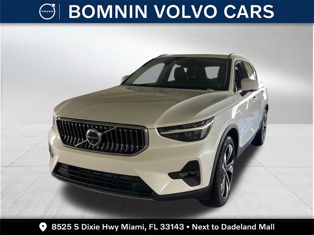 new 2025 Volvo XC40 car, priced at $48,040