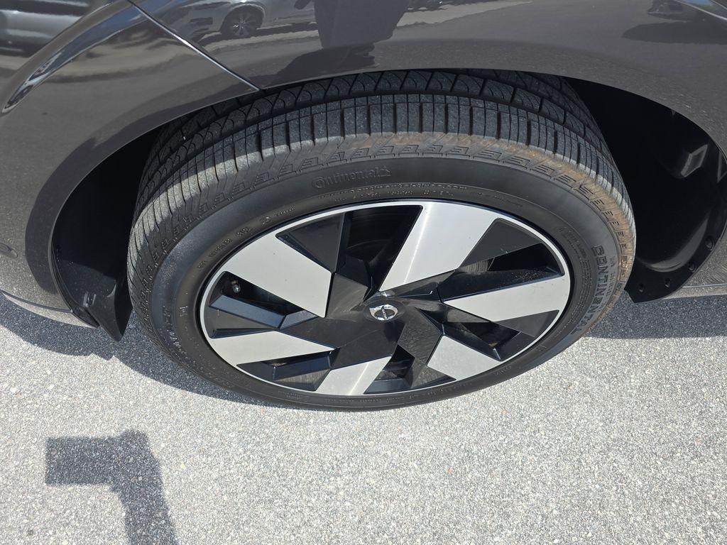 used 2025 Volvo XC60 Plug-In Hybrid car, priced at $51,990